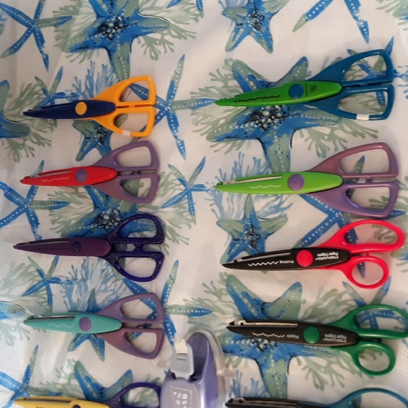 Scrapbooking scissors - Picture 4 of 5